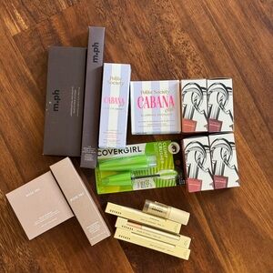 BUNDLE MAKEUP PRODUCTS ALL BRANDNEW AND SEALED• check photos for shades